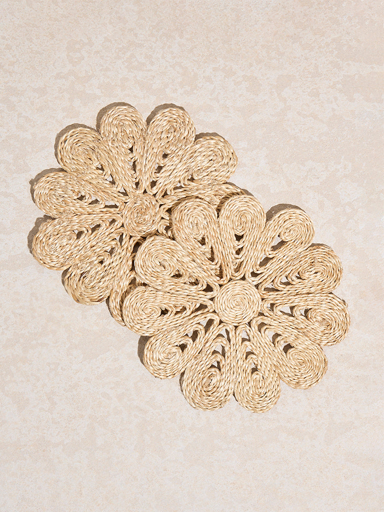 Westside Home Beige Daisy Braided Trivet (Set of 2)