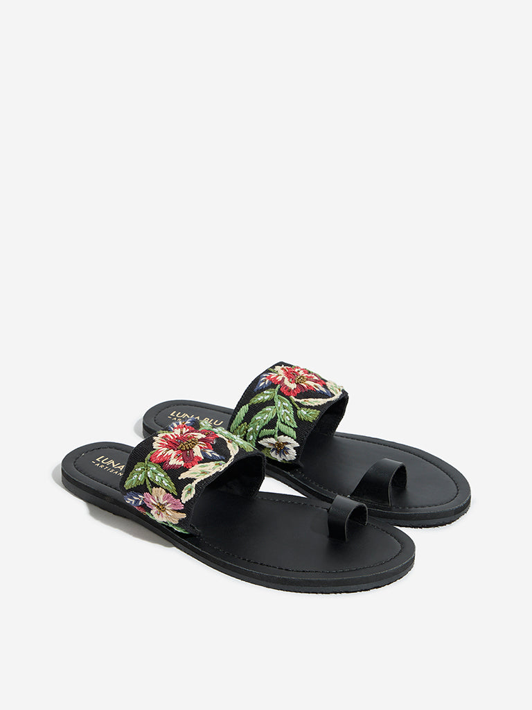 LUNA BLU Black Floral Embellished Toe Ring Sandals