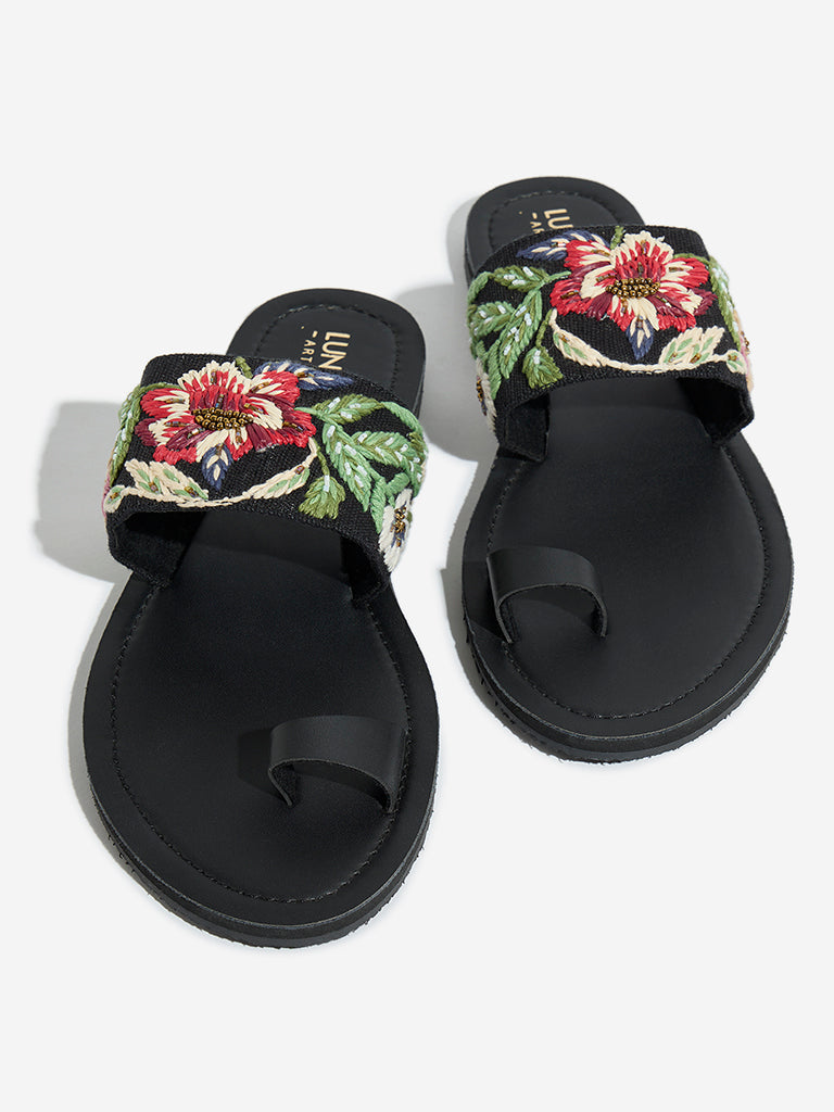 LUNA BLU Black Floral Embellished Toe Ring Sandals