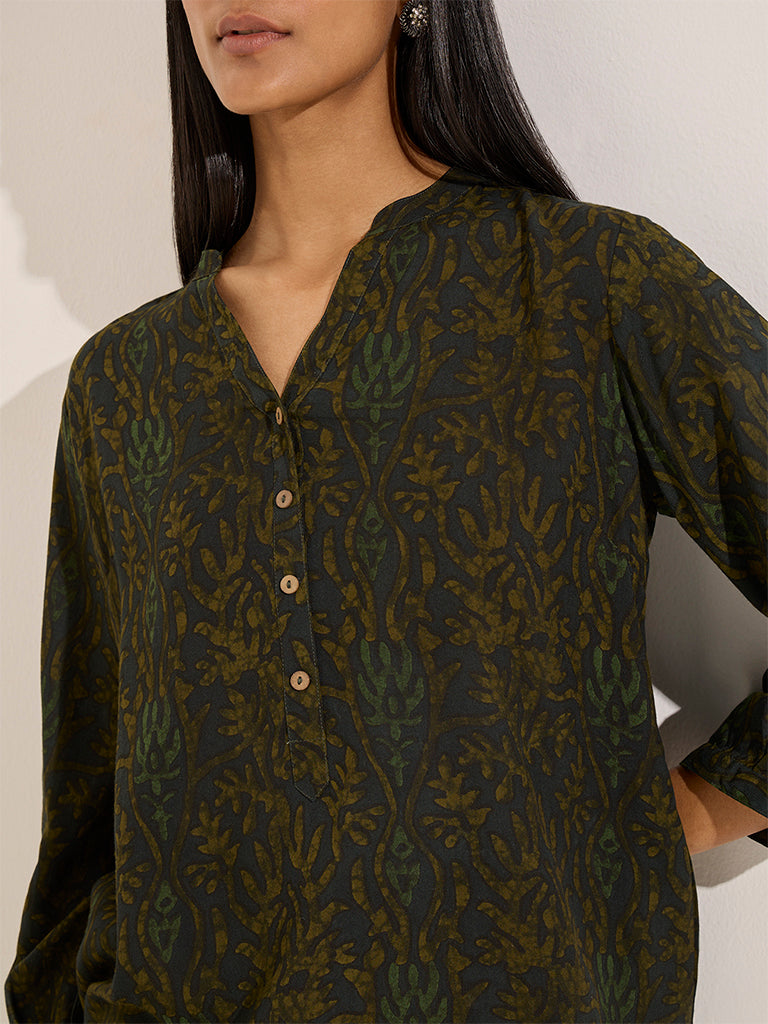 Utsa Dark Green Printed Cotton Straight Kurti