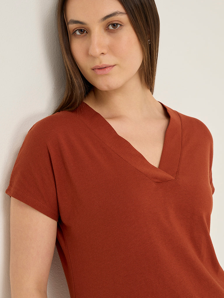 Wunderlove Rust Solid V-Neck Cotton Top