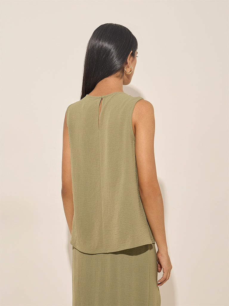 Wardrobe Olive Metal-Detailed Top