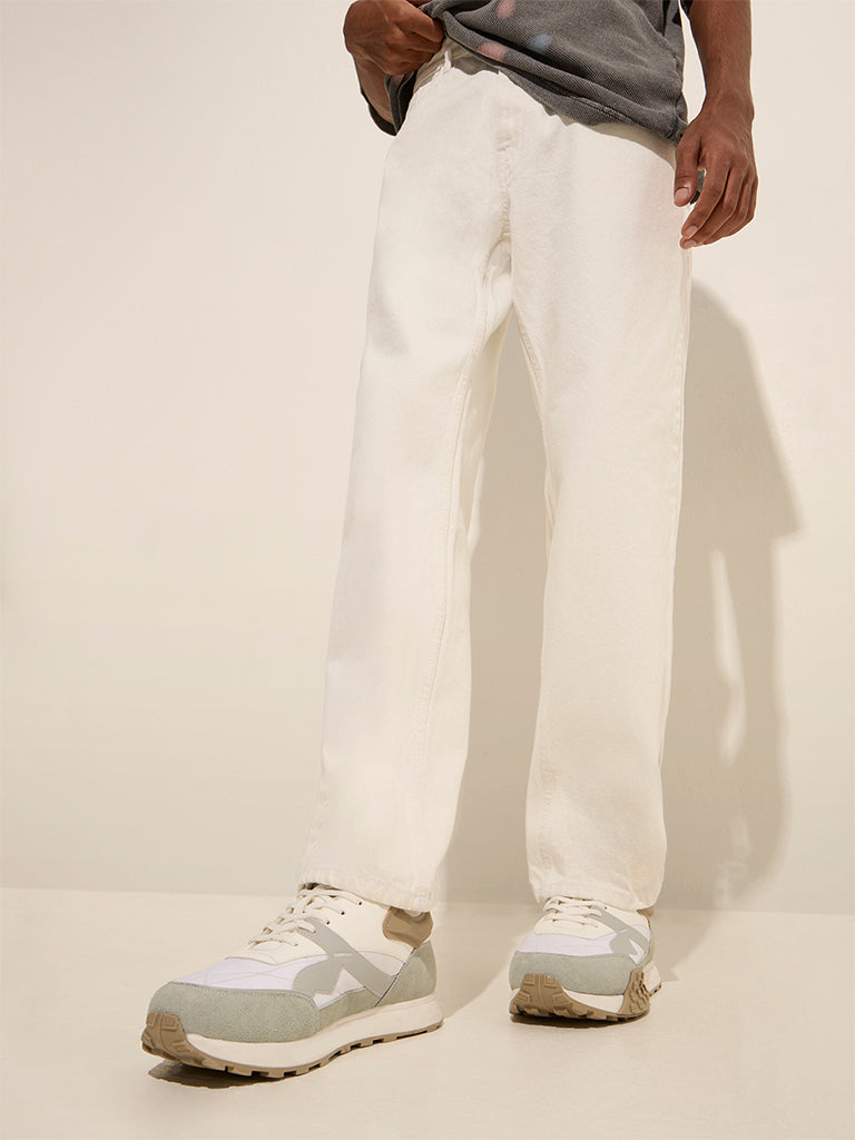 Nuon White Relaxed - Fit Mid - Rise Jeans