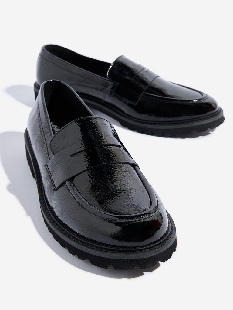 LUNA BLU Black Glossy Loafers