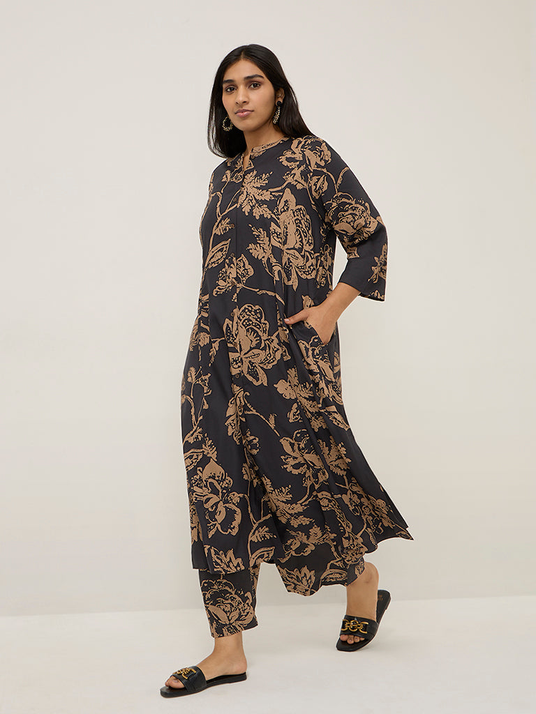 Diza Black Floral Printed A-Line Kurta