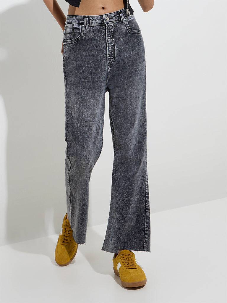 Nuon Grey Washed Straight - Fit High - Rise Jeans