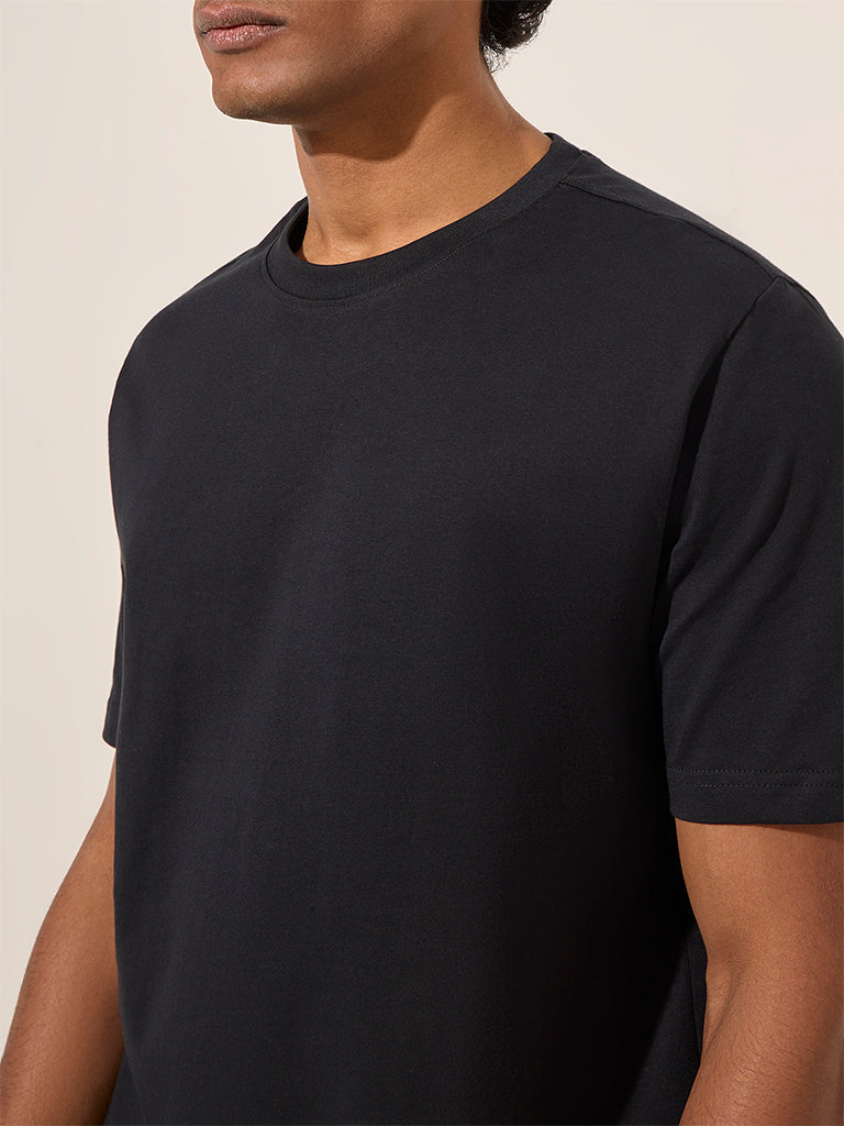 WES Casuals Black Solid Slim-Fit T-Shirt 