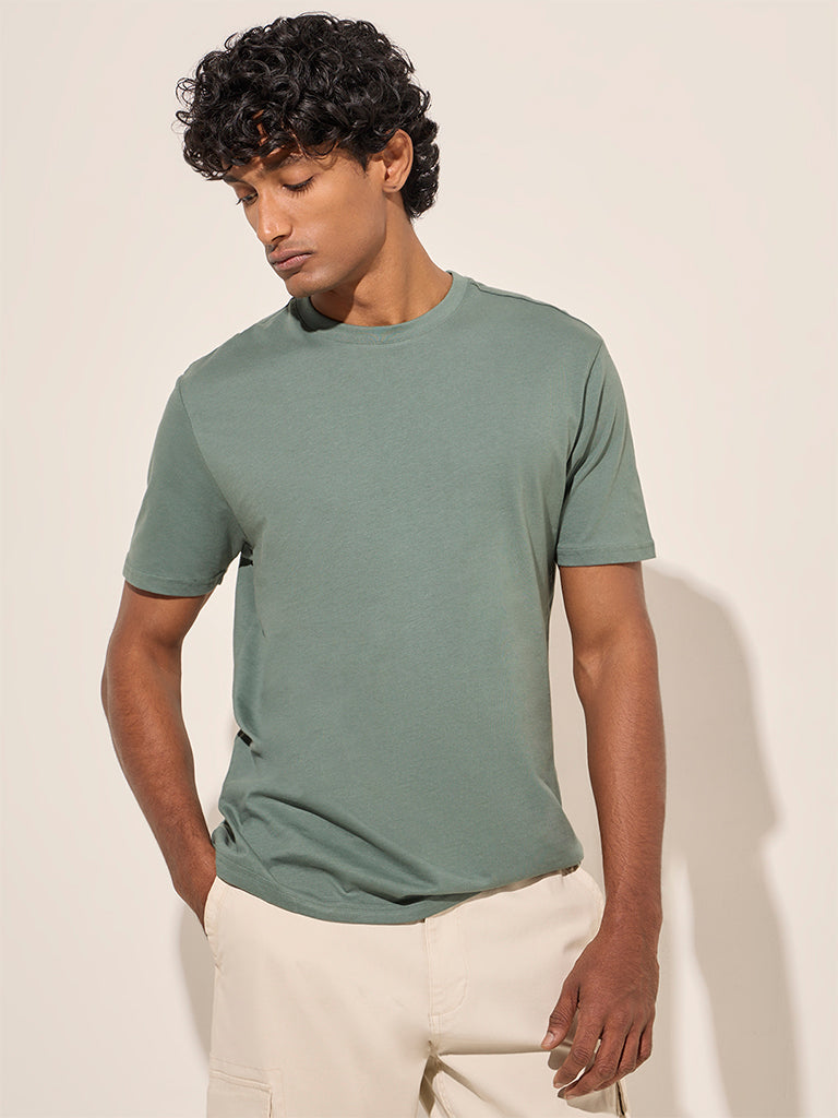 WES Casuals Sage Solid Slim-Fit T-Shirt 