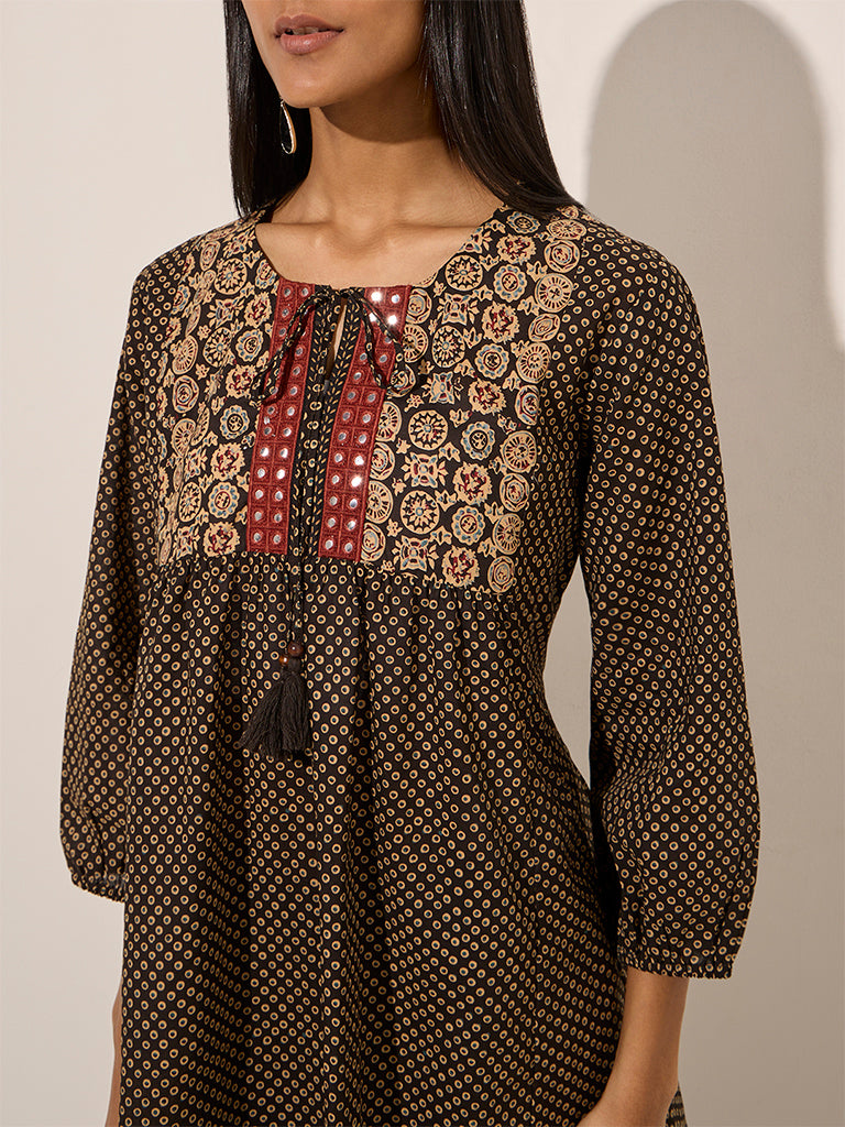 Utsa Black Printed Cotton Kurti