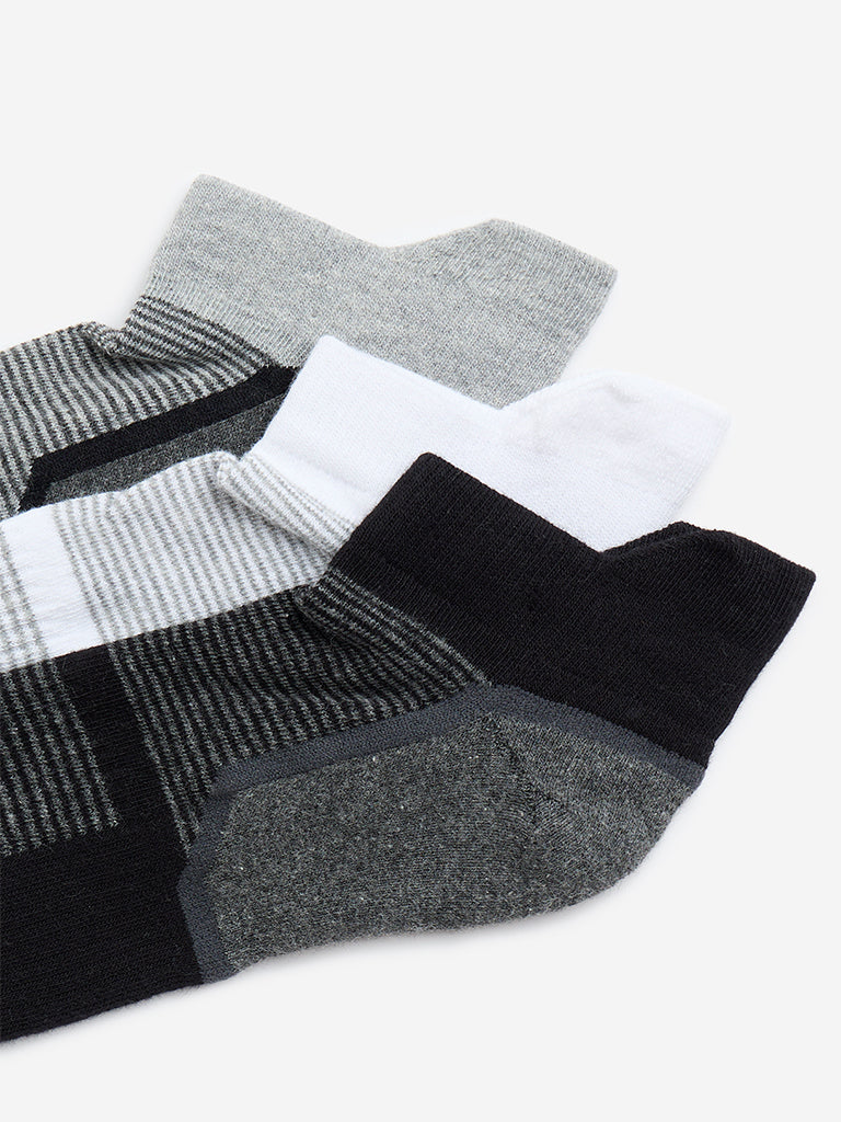 WES Lounge Grey Striped Ankle-Length Cotton-Blend Socks - Pack of 3