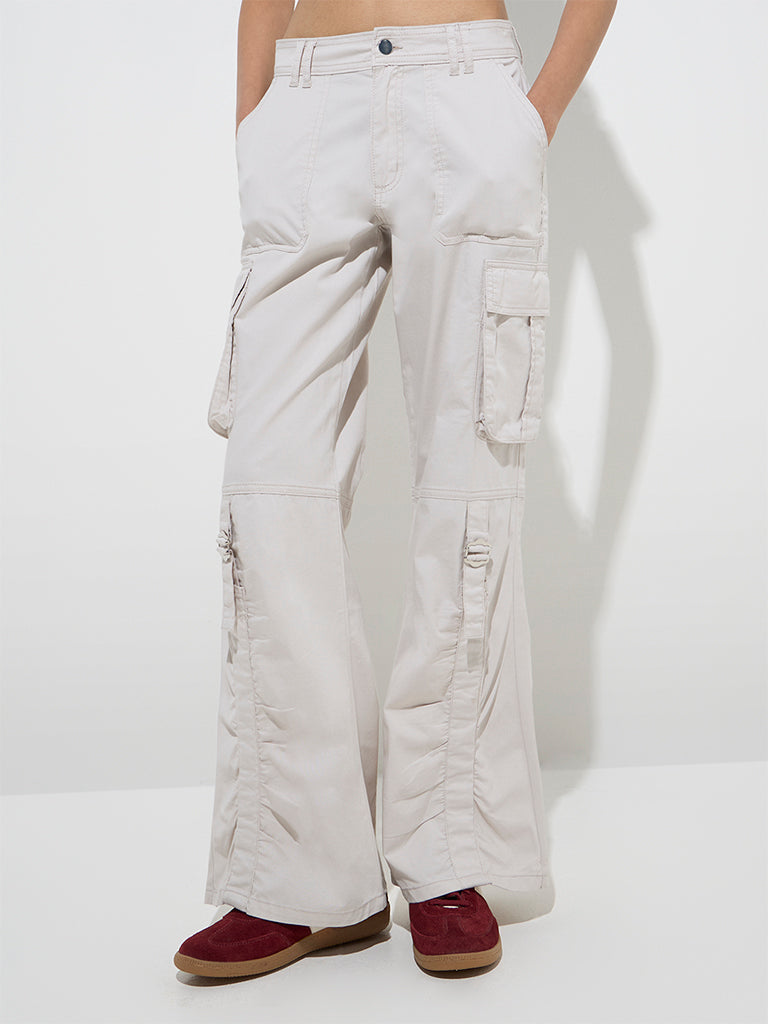 Nuon Off-White Cargo-Style Relaxed - Fit Mid - Rise Jeans