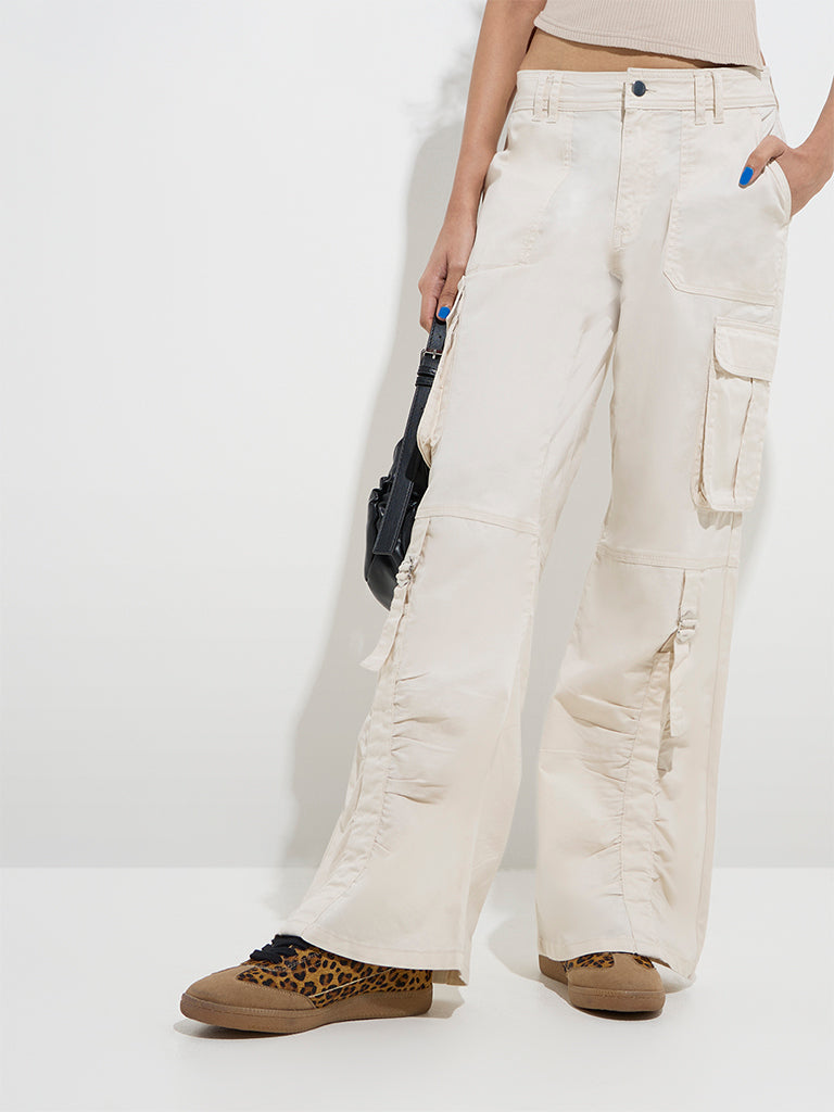 Nuon Beige Cargo-Style Relaxed - Fit Mid - Rise Jeans