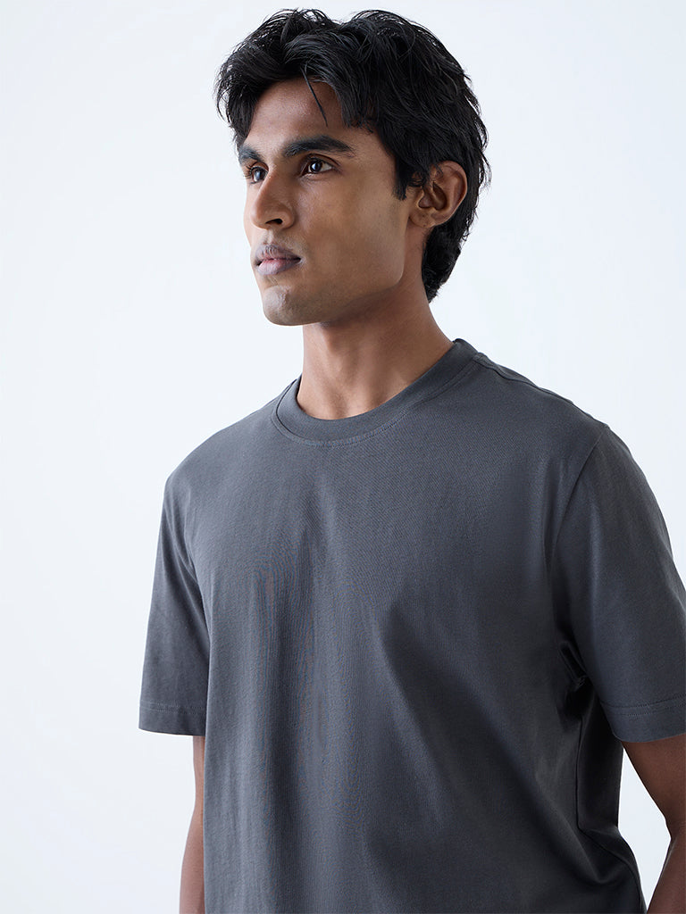 Westside WES Casuals Men's Charcoal Solid Slim-Fit Cotton T-Shirt for Casual Wear Zoomed View