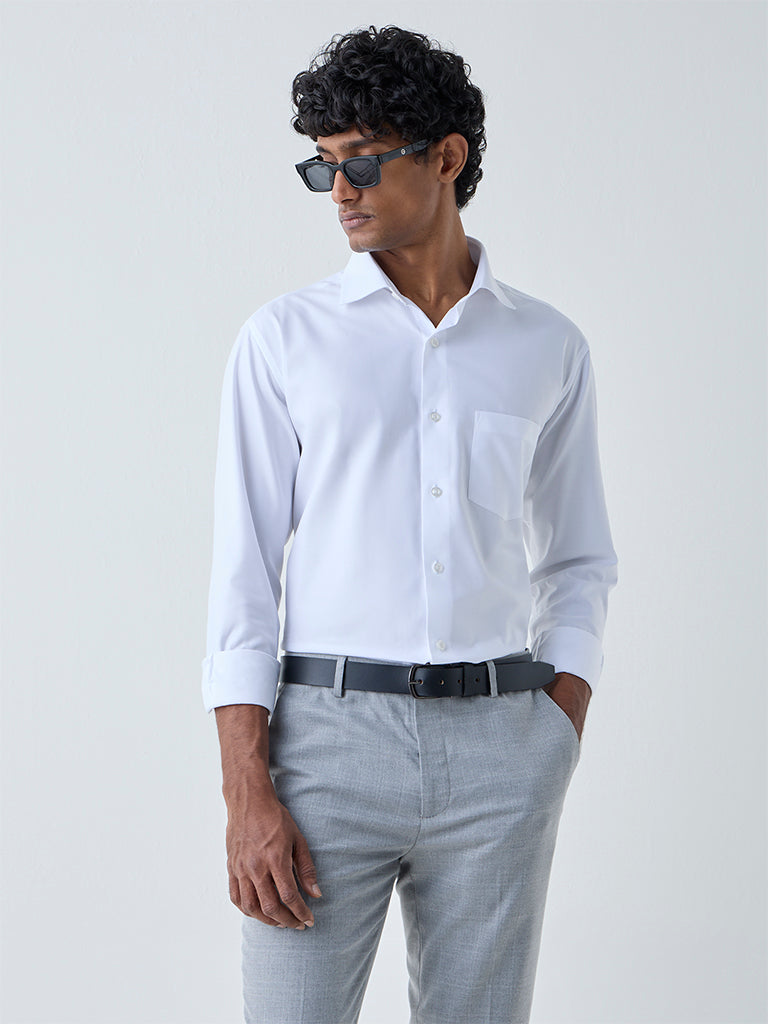 Westside WES Formals Men's White Solid Relaxed-Fit Cotton Shirt for Work Wear Front view