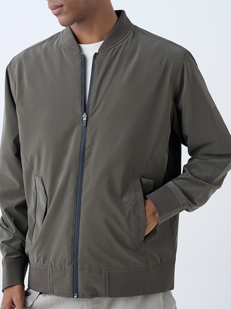 Westside Studiofit Men's Olive Solid Relaxed-Fit Bomber Jacket for Sports Wear Zoomed View