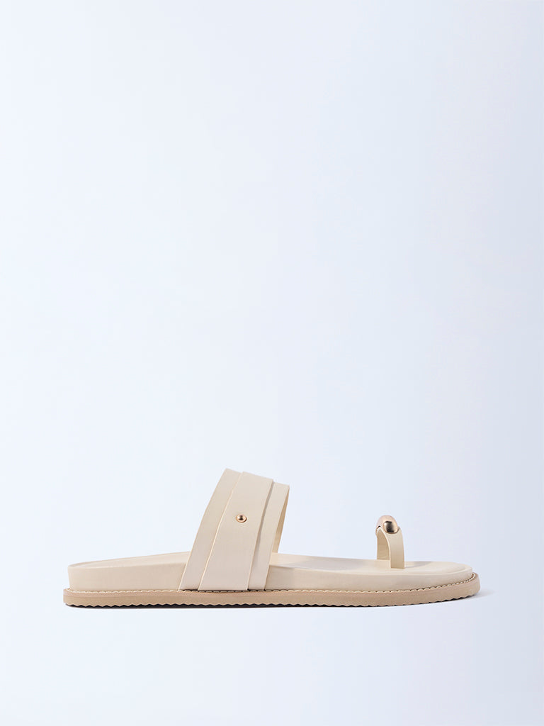 LUNA BLU Ivory Metallic Toe-Ring Comfort Sandals