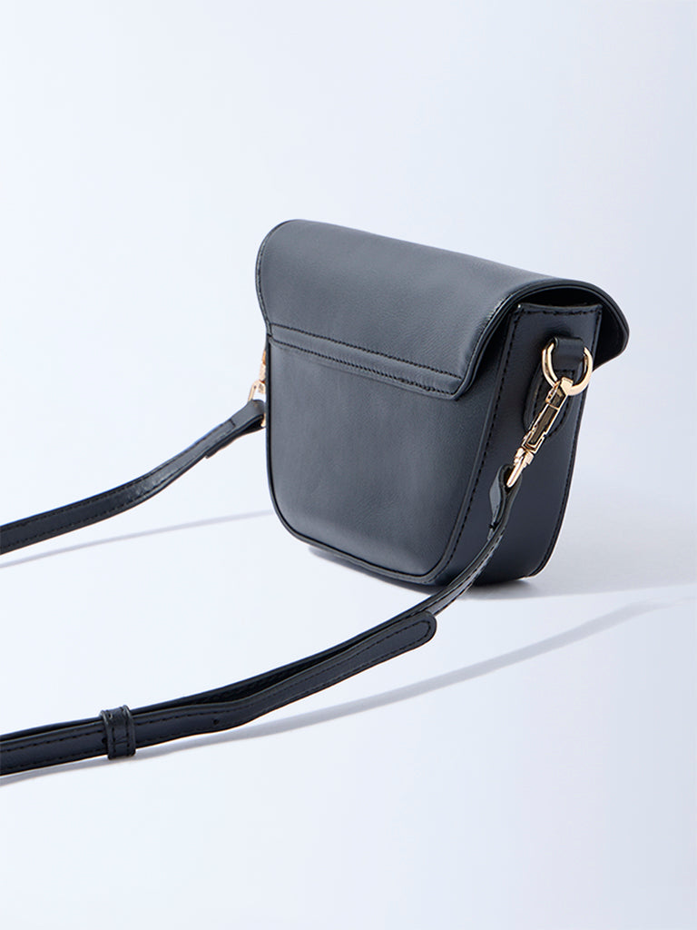 Westside Black Buckle-Detailed Sling Bag