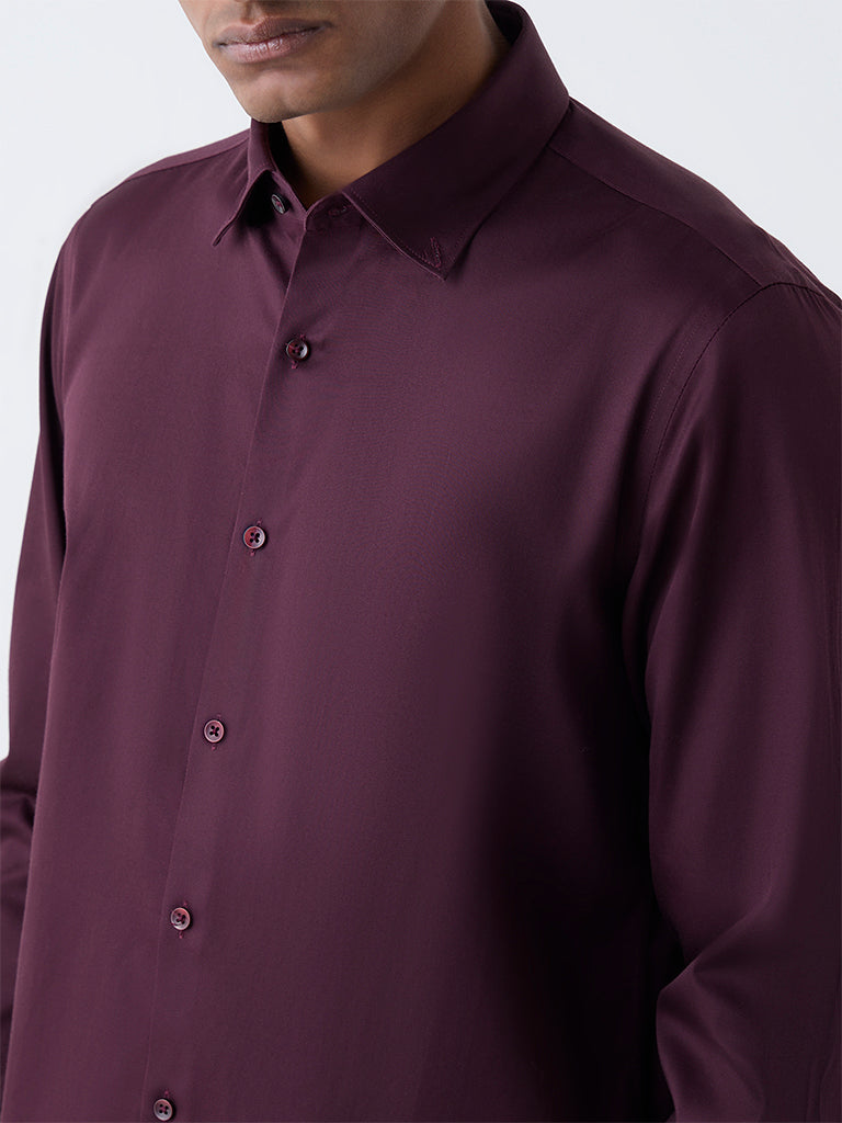 WES Formals Wine Solid Slim-Fit Cotton-Blend Shirt