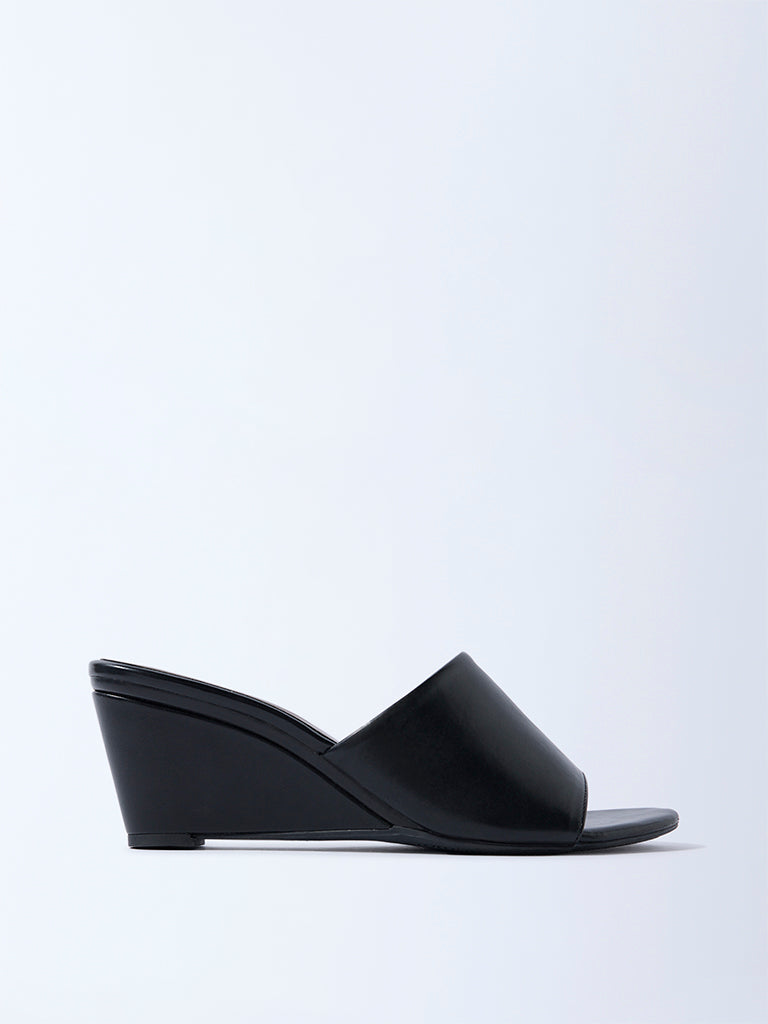 LUNA BLU Black Wedge-Heel Sandals