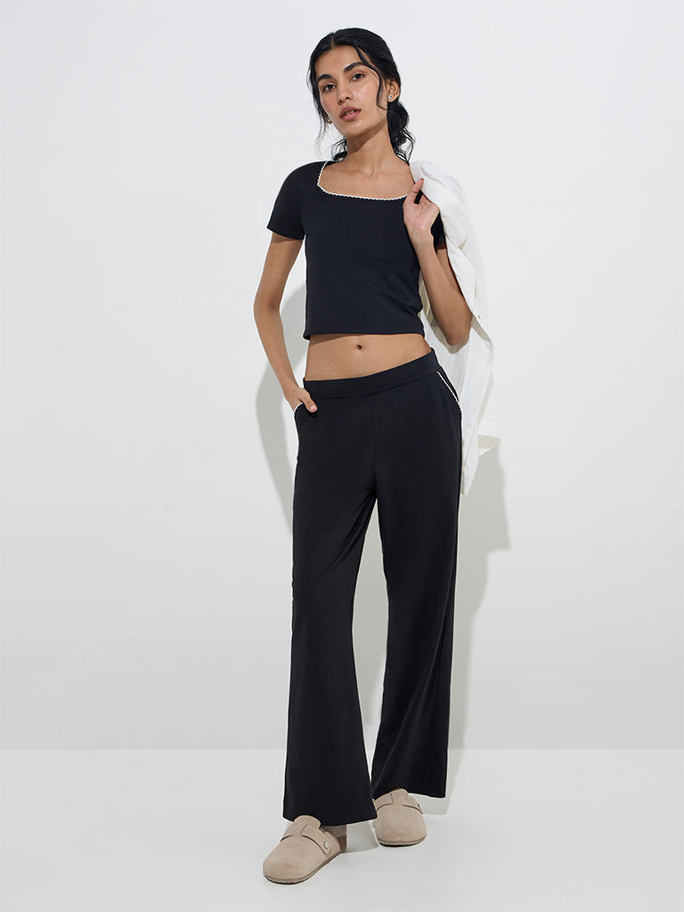 Superstar Black Solid Cotton-Blend Top