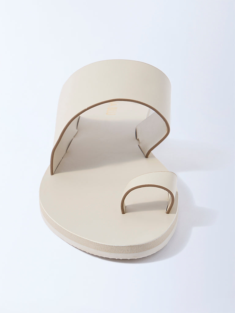 LUNA BLU Ivory Toe-Ring Sandals - Exclusive