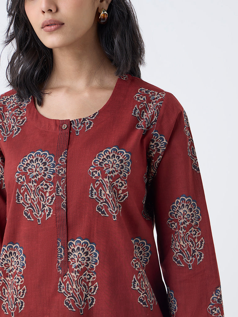 Utsa Maroon Floral Design Cotton Straight Kurta