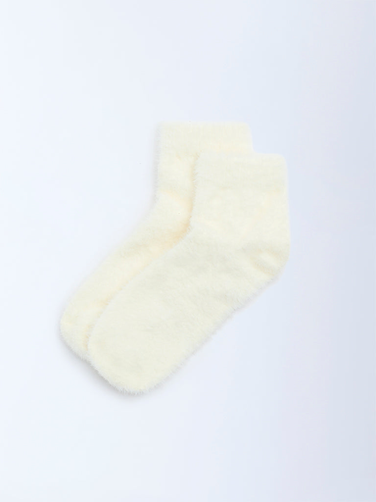 Superstar White Fur-Textured Ankle Socks