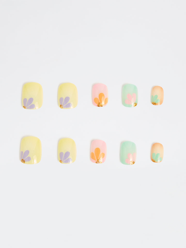 Studiowest Press and Go Pretty Floral Press-On Nail Set
