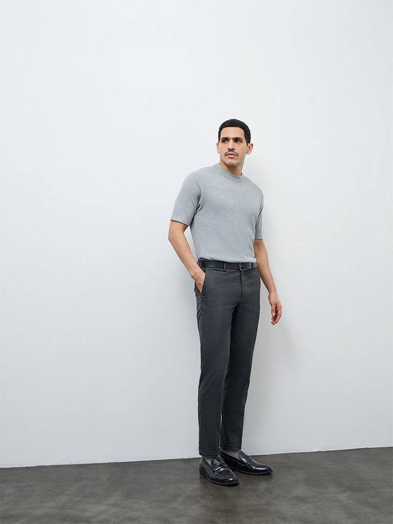 WES Formals Grey Solid Slim-Fit T-Shirt