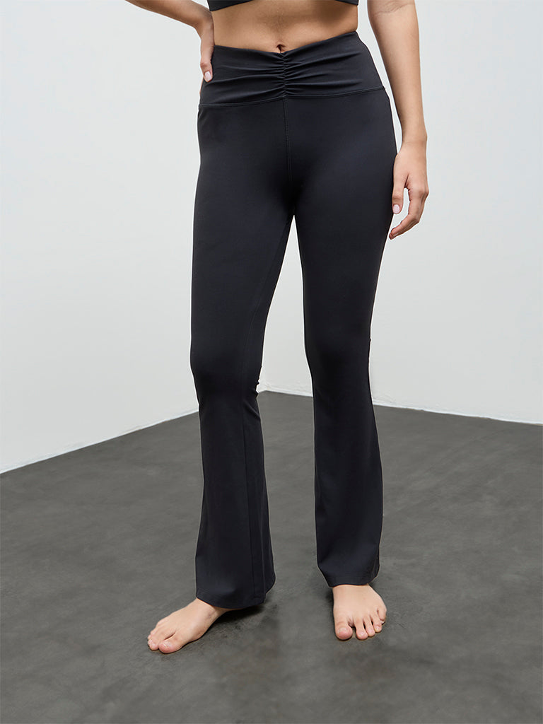 Nuoflexx Black Solid Mid-Rise Yoga Pants