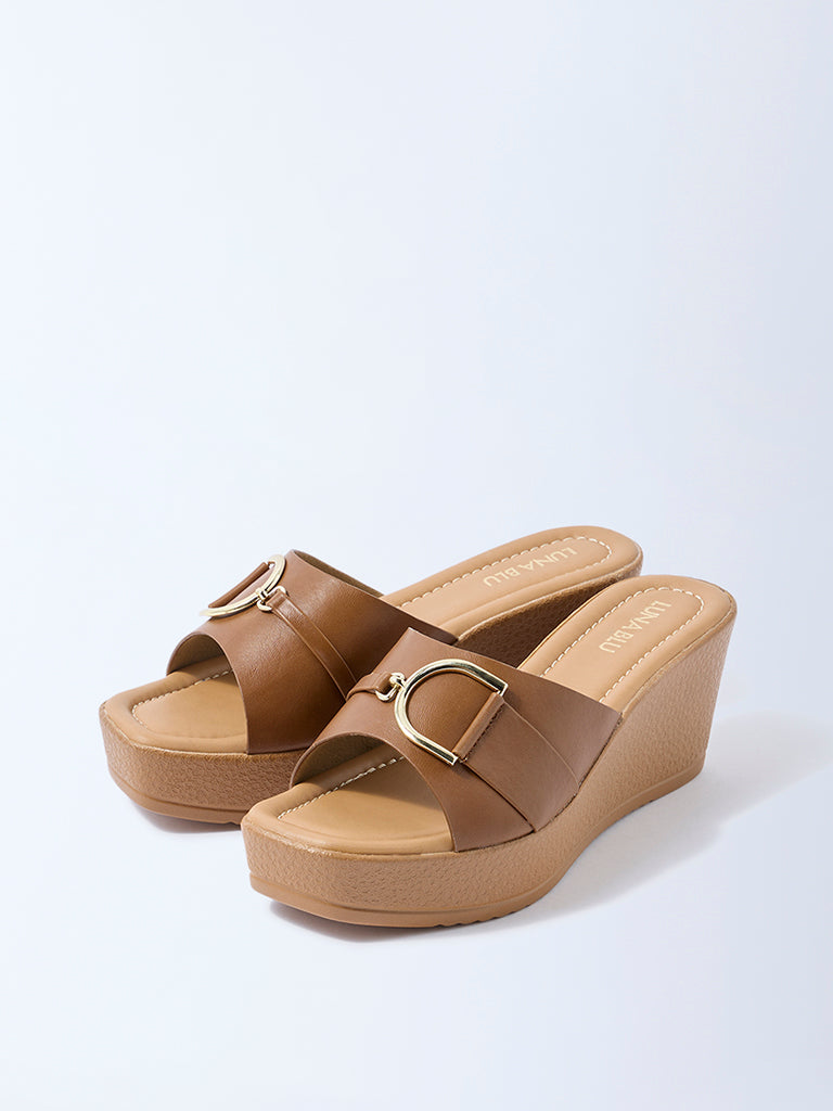 LUNA BLU Tan Buckle-Detail Wedge-Heel Sandals