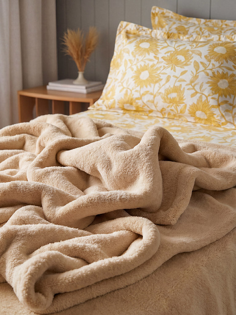 Westside Home Beige Single Bed Fleece Blanket