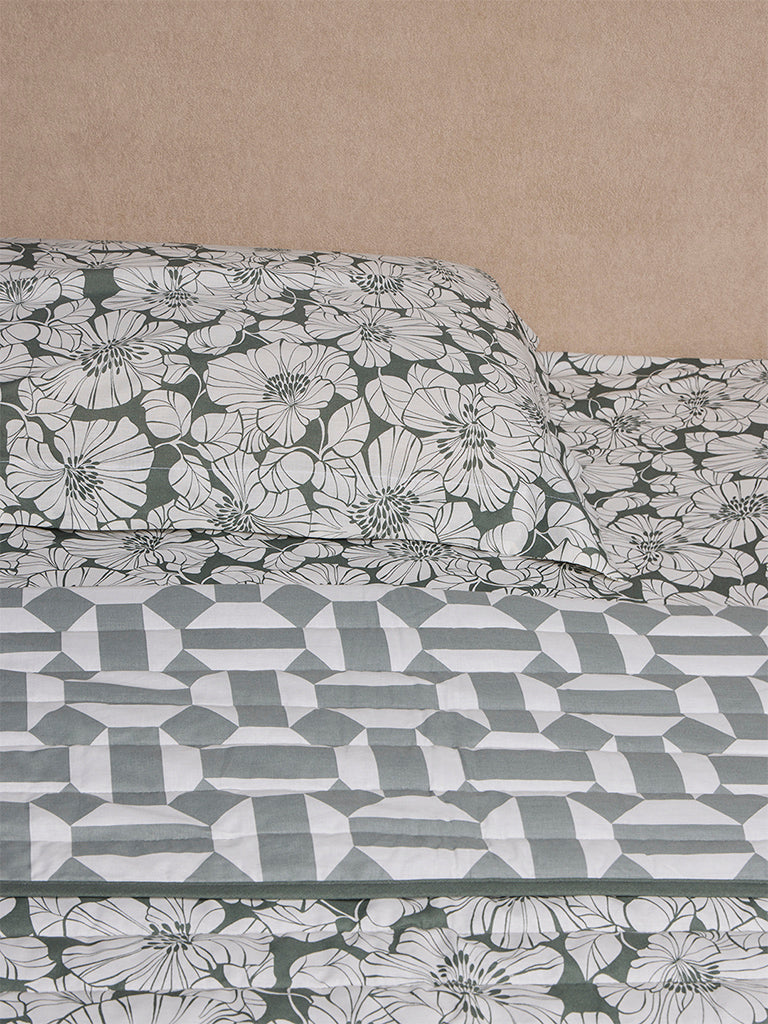 Westside Home Sage Floral Reversible Queen Bed Comforter