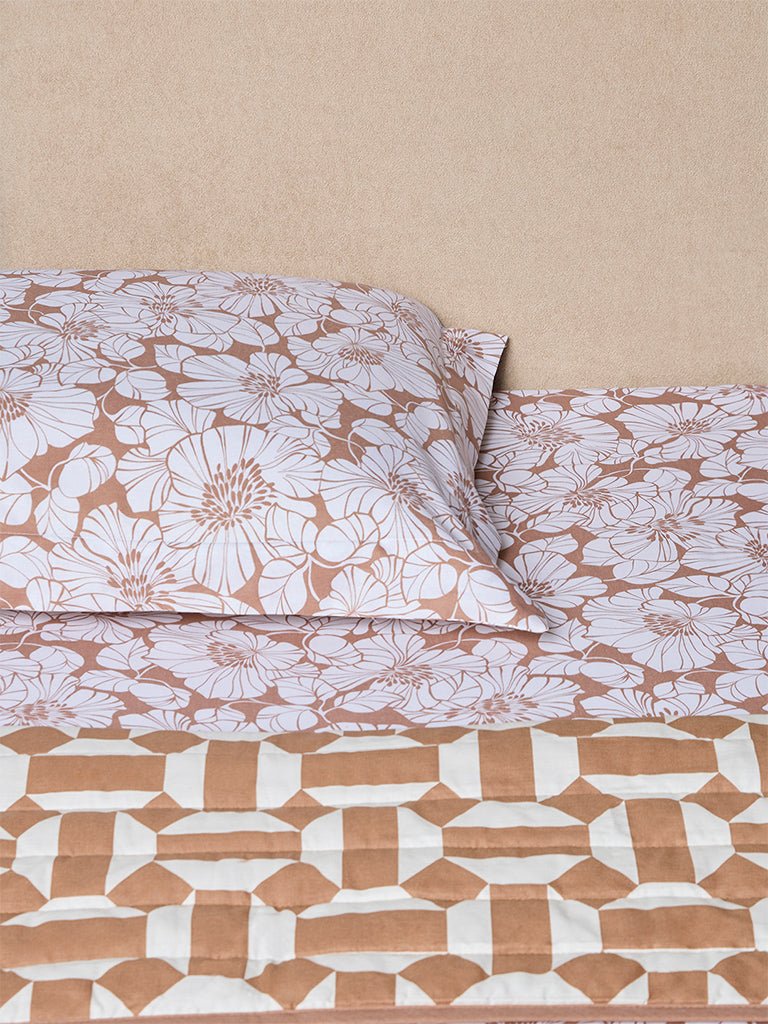 Westside Home Brown Floral Reversible Quilted Queen Bed Comforter