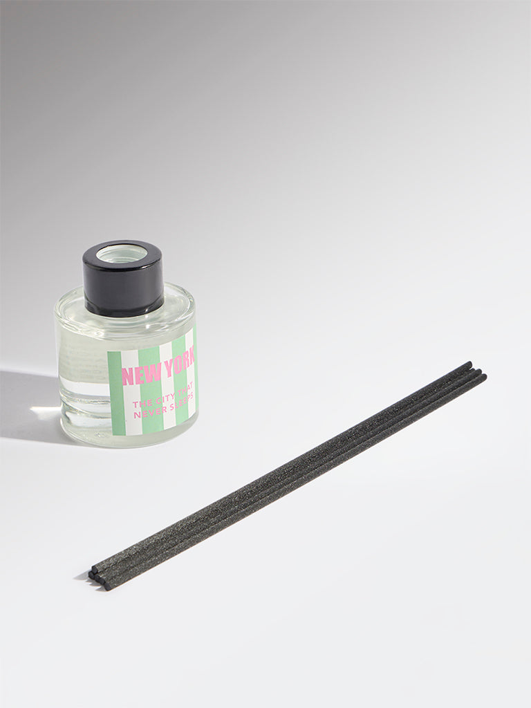 Westside Home Green New York Fragrance Diffuser with Five Reed Sticks