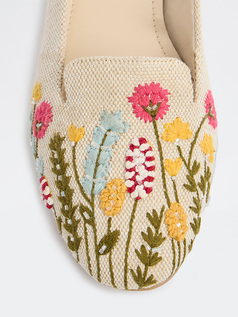 LUNA BLU Beige Floral Embroidered Loafers