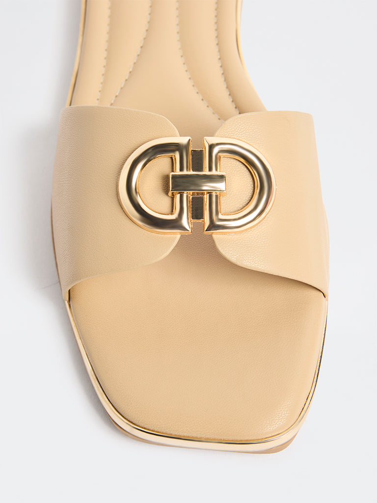 LUNA BLU Beige Buckle Detailed Slides
