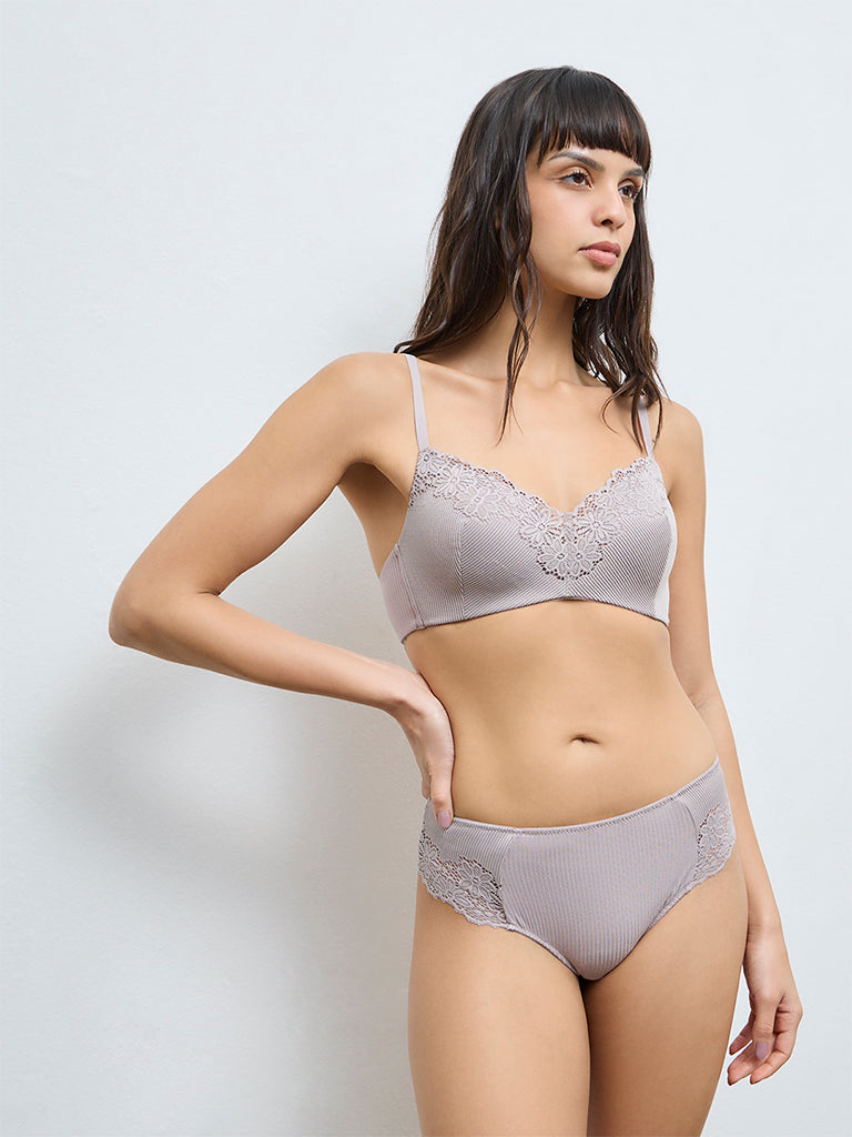 Wunderlove Light Grey Lace-Detailed Hipster Briefs