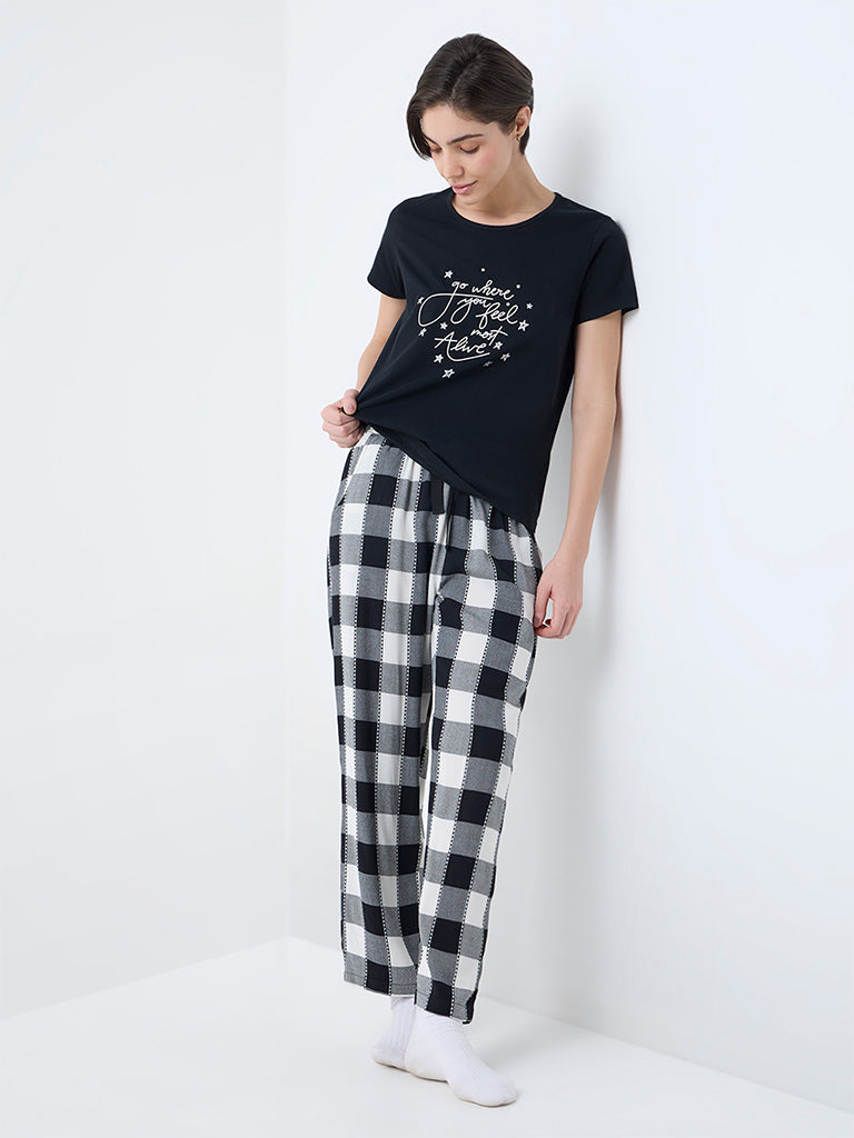 Wunderlove Black Text Detailed Cotton T-Shirt