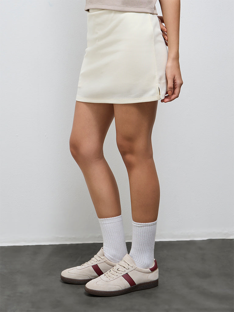 Nuoflexx Cream Solid High-Rise Skirt