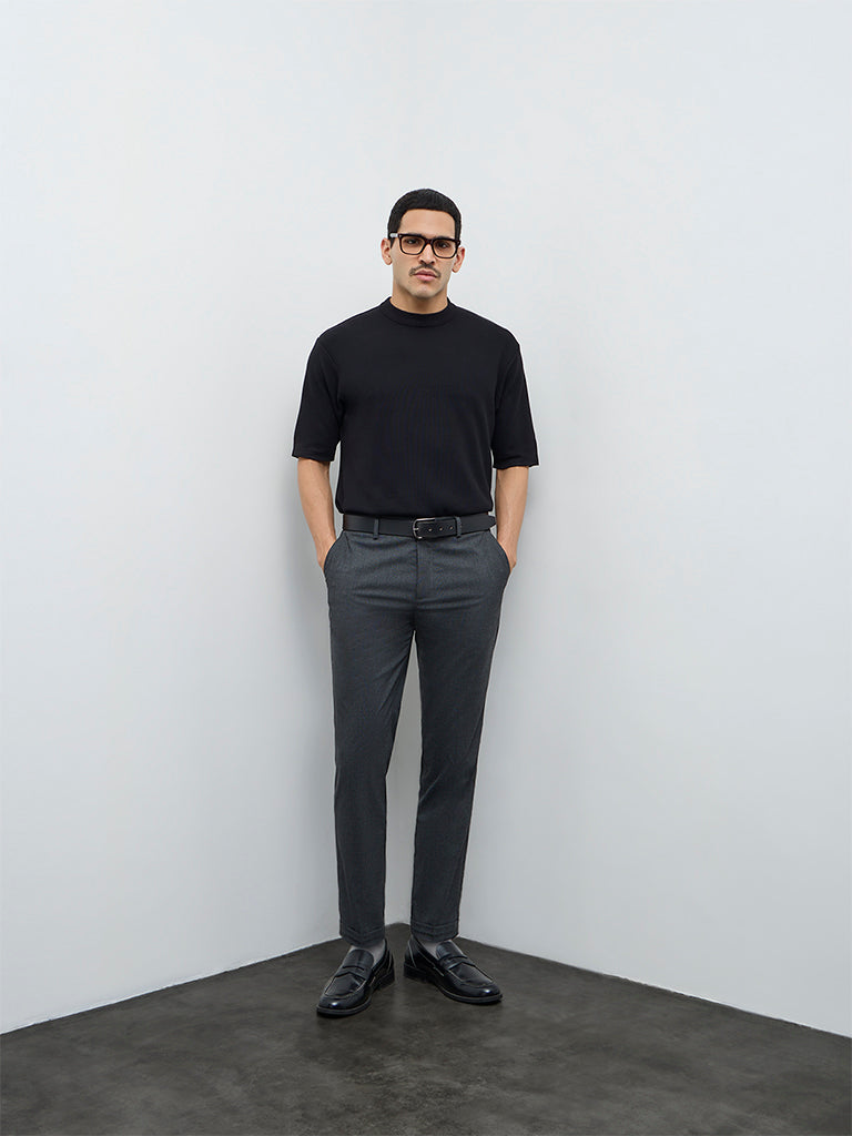 WES Formals Black Solid Slim-Fit T-Shirt