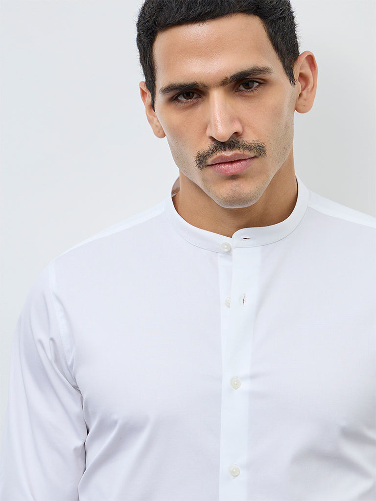 WES Formals White Solid Slim-Fit Cotton-Blend Shirt