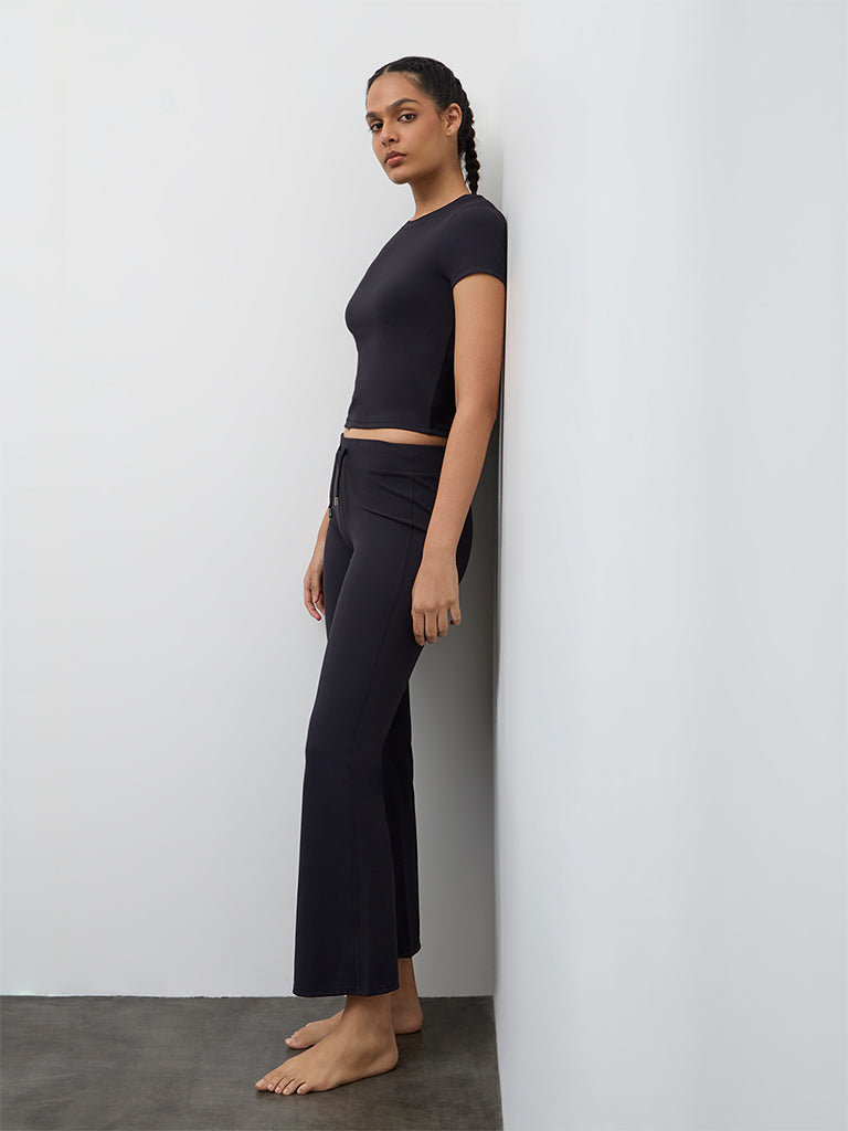 Nuoflexx Black Solid T-Shirt