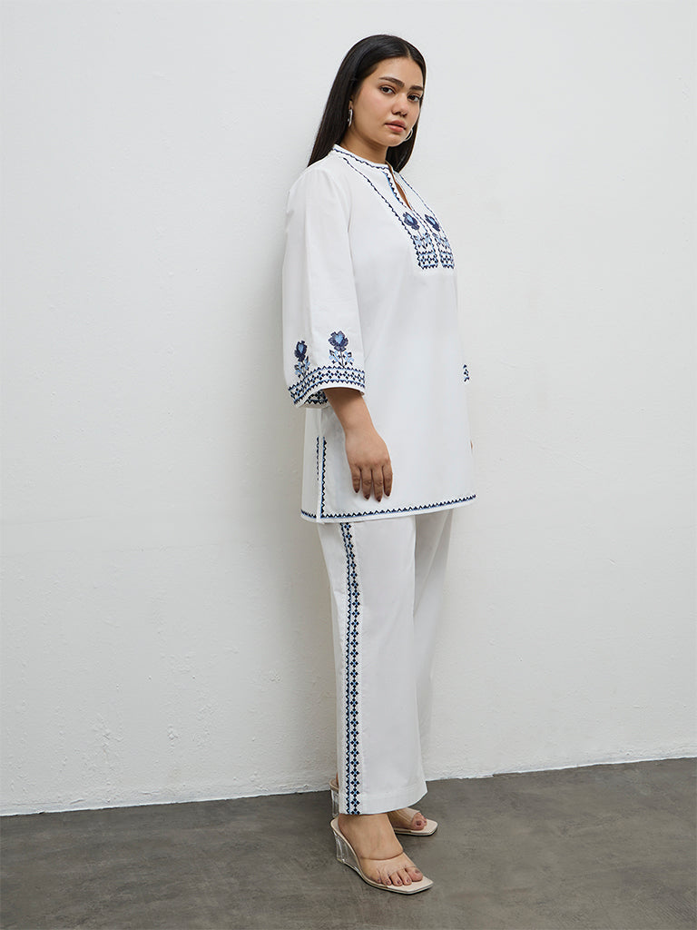 Diza White Embroidered Straight Kurta