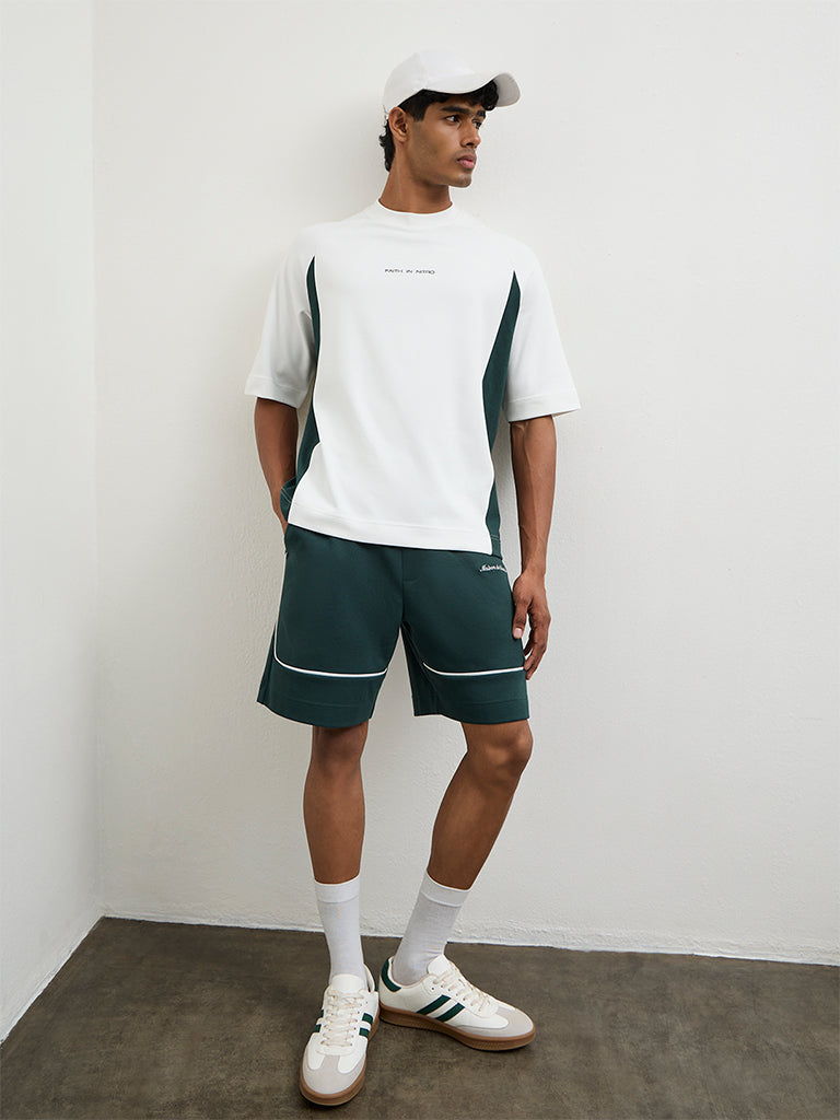 Nuoflexx Off-White Stripe-Design Relaxed Fit T-Shirt