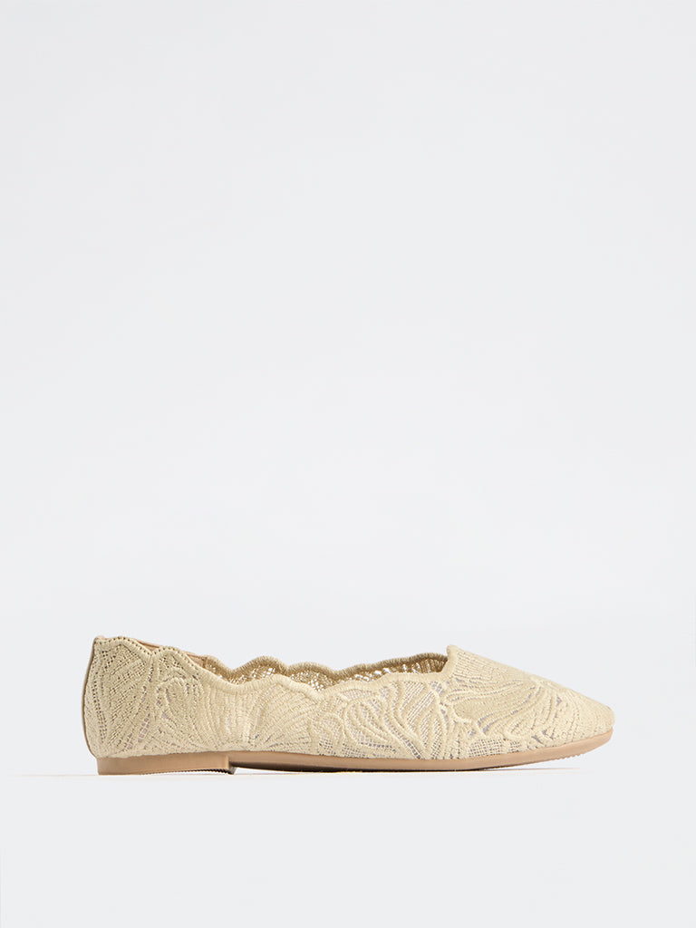 LUNA BLU Off-White Floral-Lace Ballerinas