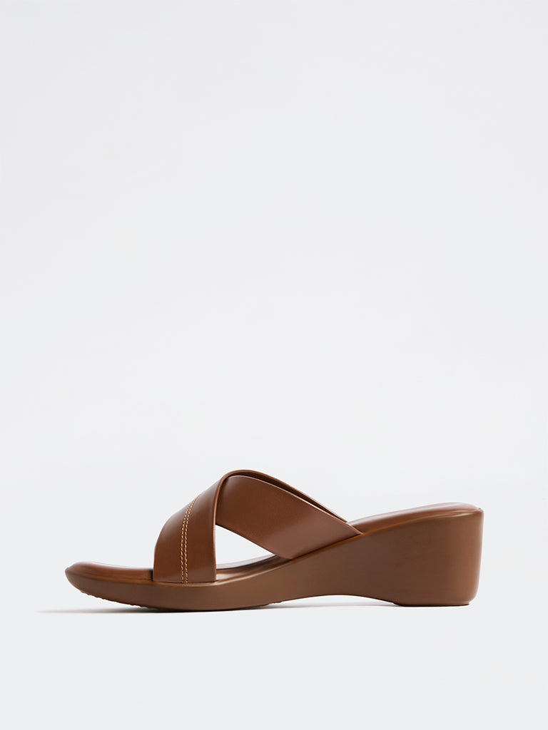LUNA BLU Tan Criss-Cross Strap Comfort Sandals