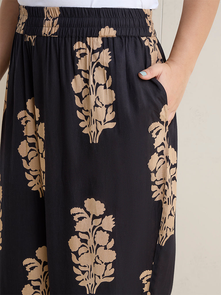 Diza Black Floral Printed Palazzos