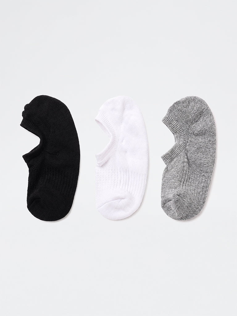 WES Lounge Black Solid Cotton-Blend Sneaker Socks - Pack of 3