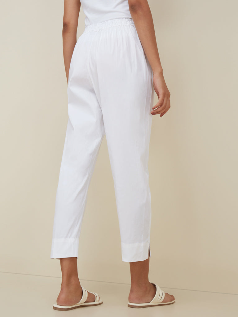 Buy online White Solid Straight Pant from Skirts tapered pants  Palazzos  for Women by De Moza for 749 at 50 off  2023 Limeroadcom
